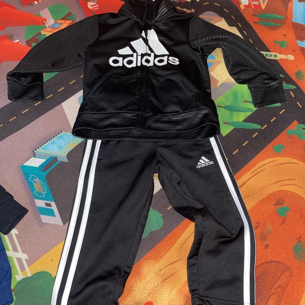 ❤️SOLD❤️ Adidas track suit
